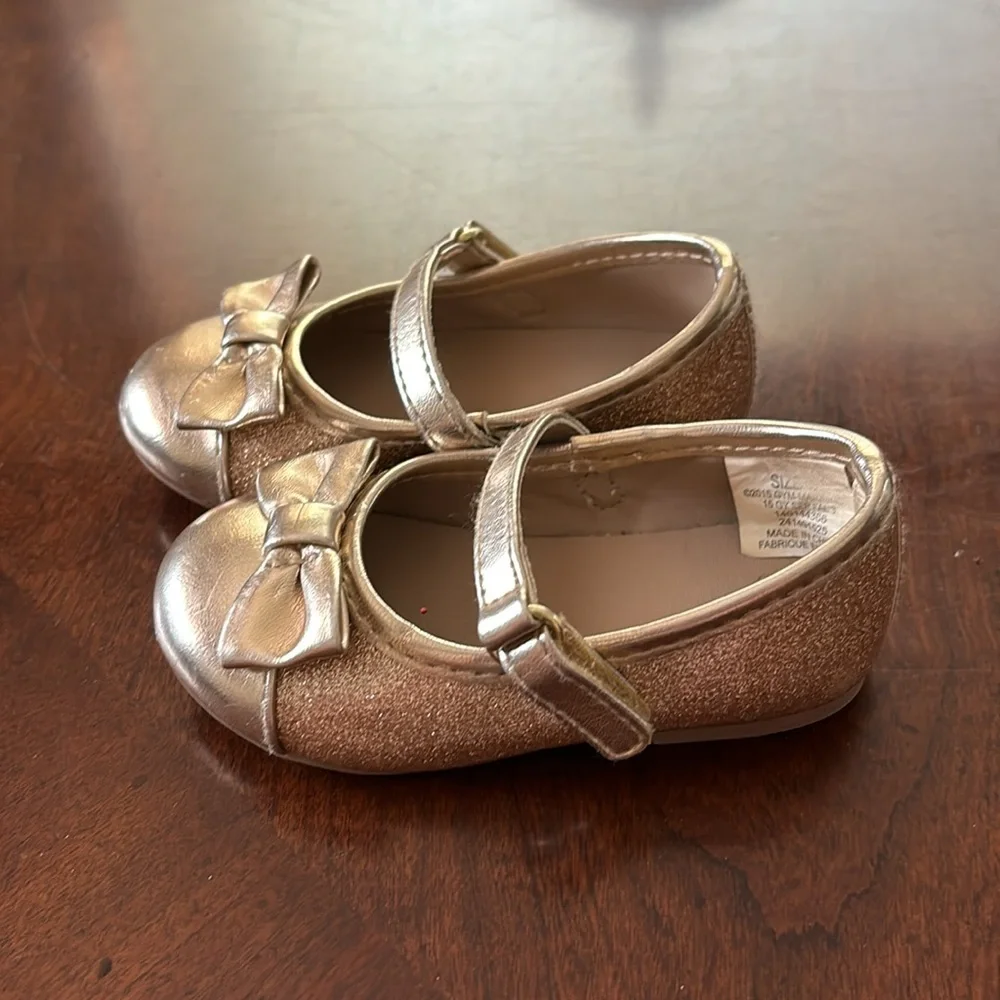 Gymboree gold glitter shoes, size 5